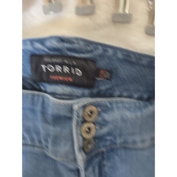 Torrid Jeggings Womens 22R High Rise Tapered Three Buttons HUGE Stretch - Picture 6 of 9
